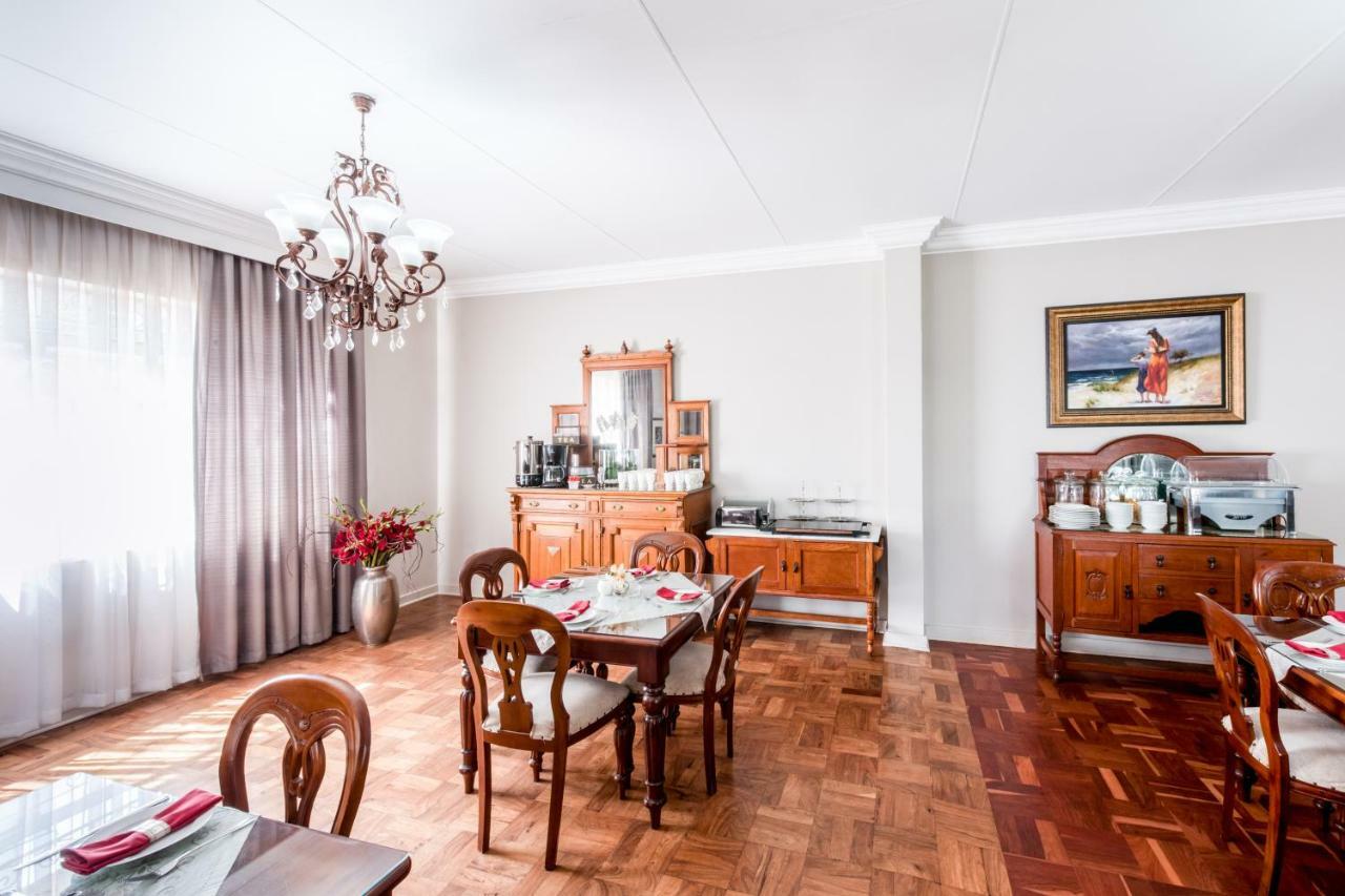 Adato Guesthouse Potchefstroom Extérieur photo